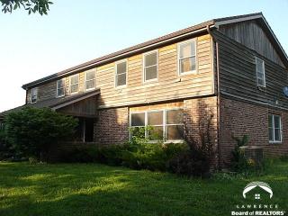 492 400th Rd, Overbrook, KS 66524-8913