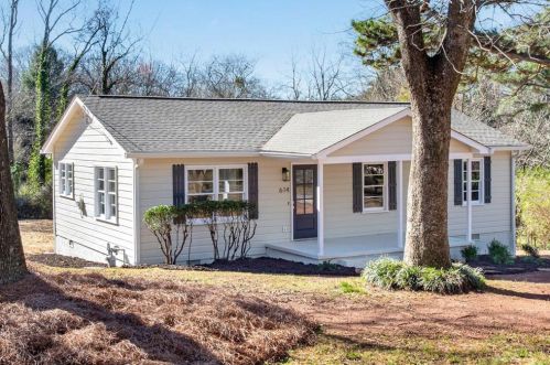 614 Oakhurst Dr, Marietta, GA 30066-6347