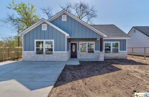 307 Pine St, Stairtown, TX 78648-3127