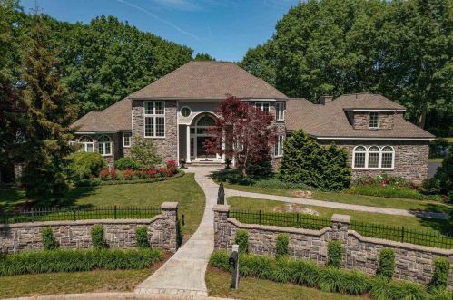 340 Odiorne Point Rd, Portsmouth, NH 03801-8707