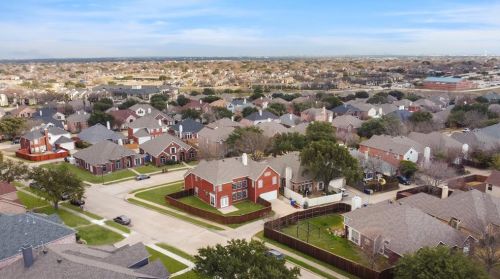 3627 Fld Stone Dr, Carrollton TX exterior