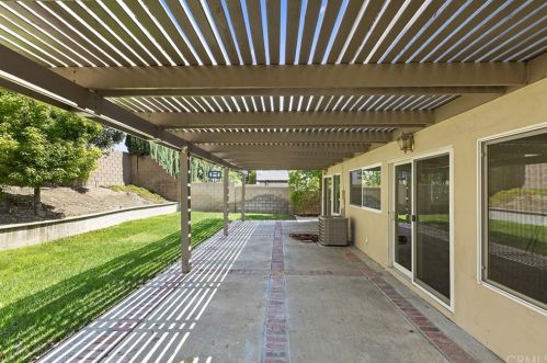 7325 Calle Granada, Anaheim CA  92808-1033 exterior