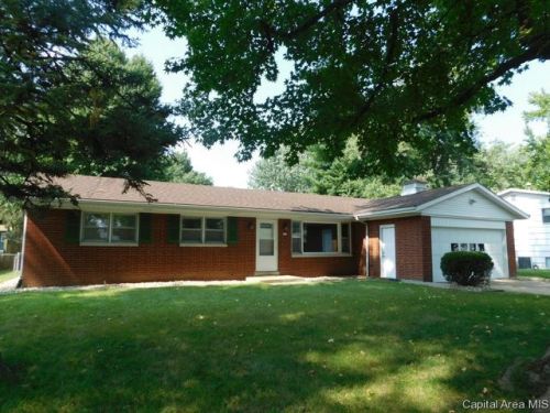 327 Wagon Wheel Ln, Chatham, IL 62629-1539