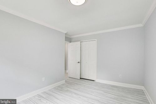 6309 Capella Ave, Springfield VA  22015-3220 exterior