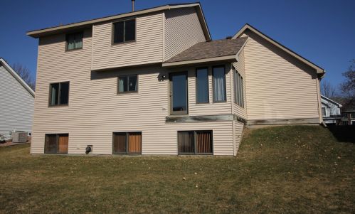 2414 Hynes Ave, Saint Paul MN 55128-5113 exterior