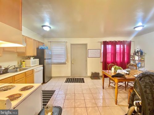 2104 11th St, Philadelphia PA  19148-3025 exterior