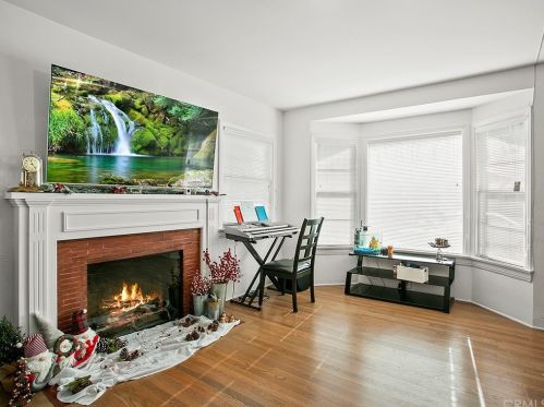 645 Ivy St, Glendale CA  91204-1027 exterior