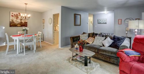 33 Valleybrook Dr, Lancaster PA  17601-4612 exterior