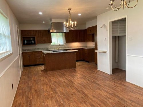 1326 Carroll Dr, Garland TX  75041-5030 exterior