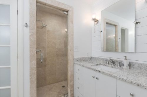 4094 Candler Lake Ct, Atlanta GA  30319-1728 exterior
