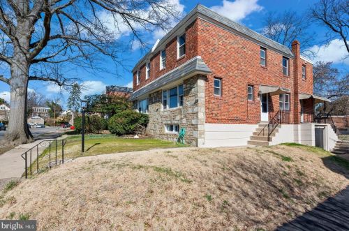 6513 10th St, Philadelphia, PA 19126-3729