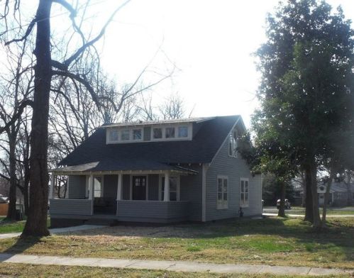 407 4th St, Doniphan, MO 63935-1209