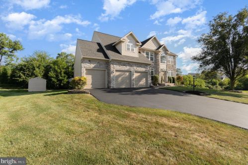 1225 Cranberry Ln, York, PA 17402-7946
