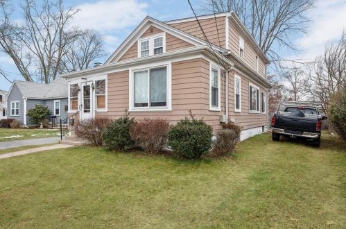 36 Spofford Ave, Warwick, RI 02888-1815