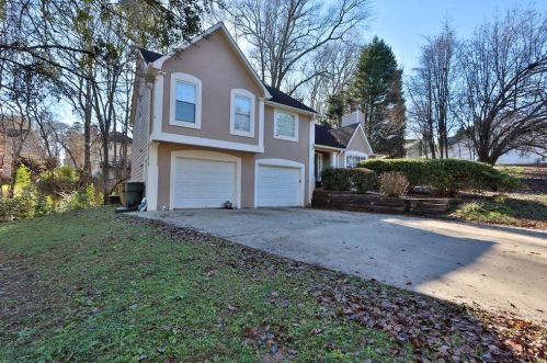 804 Rose Creek Walk, Holly Springs, GA 30189-6871