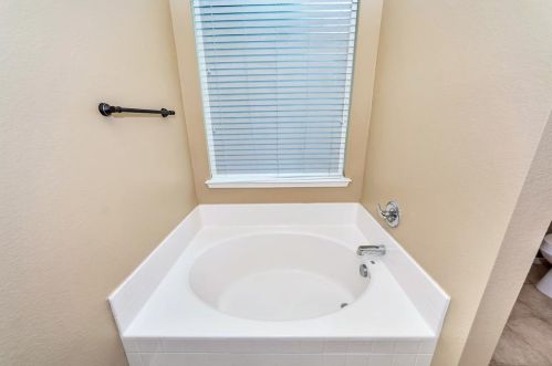 4912 Blue Top Dr, Fort Worth TX  76179-4371 exterior