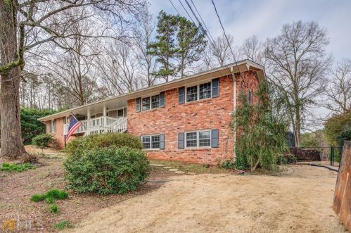 1250 Pine Knoll Ln, Conyers GA  30013-1246 exterior