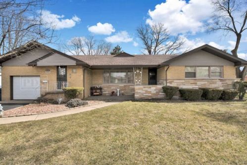 10651 Worth Ave, Worth, IL 60482-1315