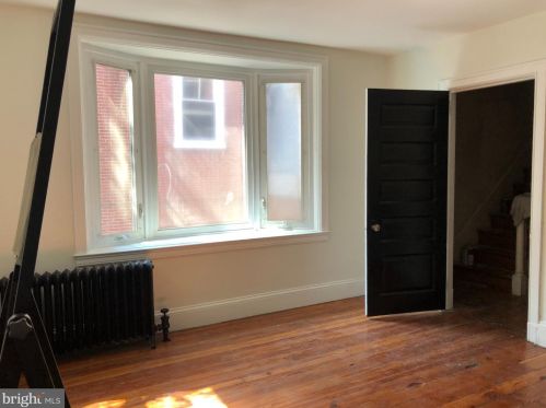 304 13 St, Philadelphia PA  19123-1830 exterior