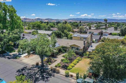 1083 Batavia Ave, Livermore, CA 94550-5516