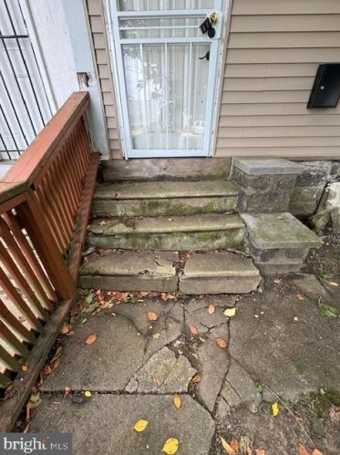 129 63rd St, Philadelphia PA 19142-2303 exterior