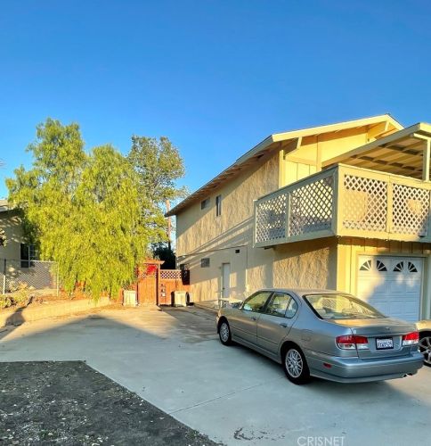 802 France Ave, Simi Valley, CA 93065-5619