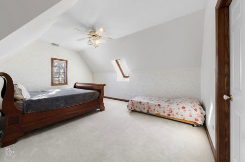 6972 Fieldstone Dr, Willowbrook IL  60527-6969 exterior