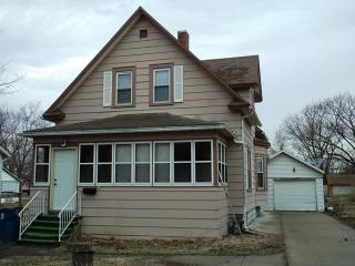 222 Waupansie St, Dwight, IL 60420-1128