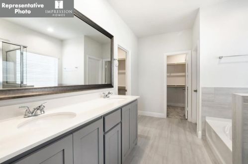 2409 Trickling Crk Dr, Garland TX 75041-2193 exterior