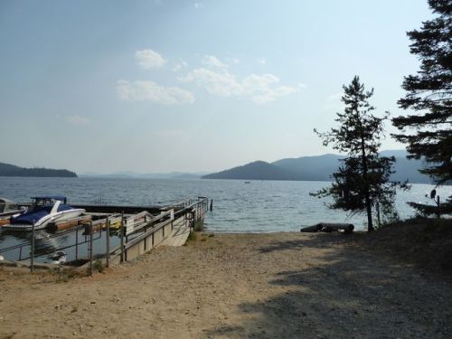 28 Timber Ln, Nordman, ID 83848-9741