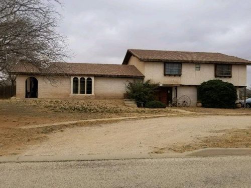 416 Echols Dr, Coahoma, TX 79511-2010
