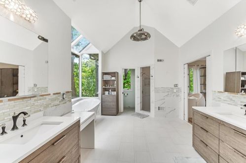 5485 Errol Pl, Atlanta GA  30327-4871 exterior