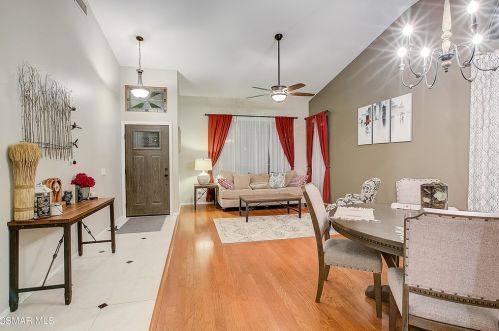 1267 Fitzgerald Rd, Simi Valley CA 93065-4480 exterior