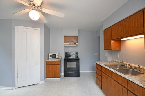 415 Ada St, Cincinnati OH 45219-1103 exterior