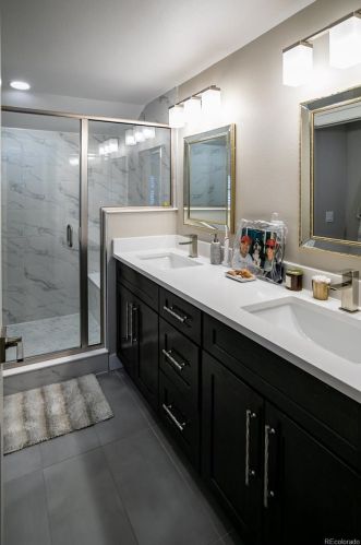 7597 Rosemary Cir, Englewood CO 80112-6421 exterior