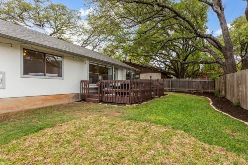 3904 Beaconsdale Dr, Austin TX  78727-2956 exterior