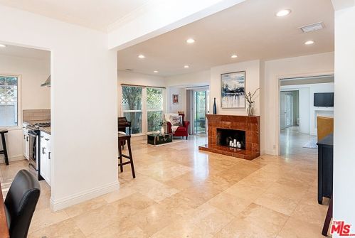 5521 Noble Ave, Van Nuys, CA 91411-3521