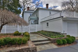 281 Main St, Suffield, CT 06078-2240