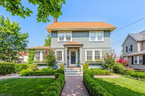 11 Lake St, Nutley, NJ 07110-1106