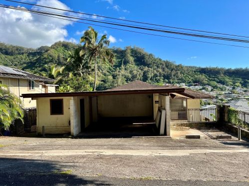 2947 Kuahiwi Way, Honolulu, HI 96819-2917
