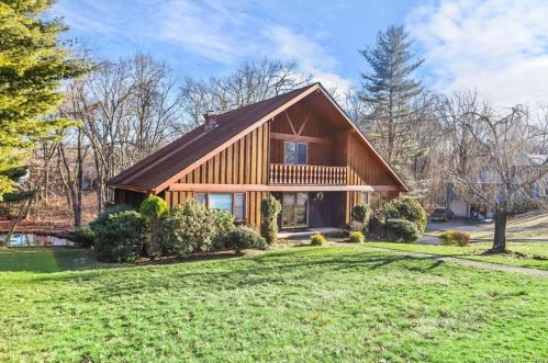 5 Allen Ct, Norwalk, CT 06851-2306