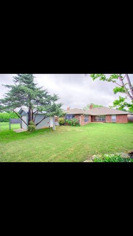 221 Jennifer Ave, Edmond, OK 73003-4932