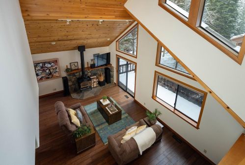 14165 Copenhagen Dr, Truckee CA  96161-6634 exterior
