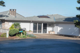 2767 Pacific Pl, Newport, OR 97365-1620
