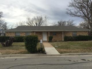6132 Maurie Cir, Fort Worth TX  76148-3136 exterior