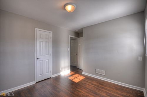 6140 Hillandale Dr, Atlanta GA  30349-4250 exterior