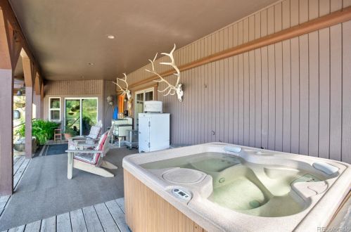 21900 Middle Creek Rd, Oak Creek CO 80467-9727 exterior