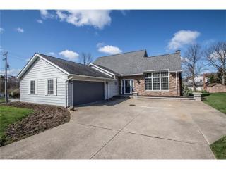 6298 Sunnywood Dr, Cleveland, OH 44139-3055
