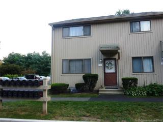 203 Shagbark Dr, Derby, CT 06418-2625