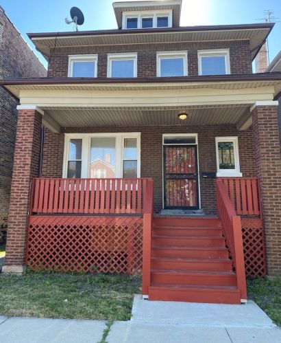 5920 Artesian Ave, Chicago, IL 60659-5035